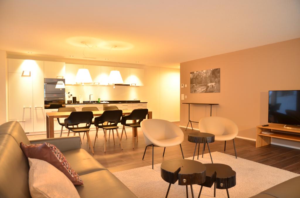 A room in the Rugenpark Interlaken apartment, a five-star Interlaken hotel