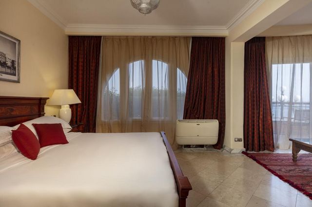 Luxury villas in the finest 5-star Sharm El Sheikh hotels, Shark's Bay 