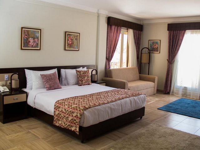 Palma Inn Alexandria offers rooms with luxurious furniture and beautiful décor